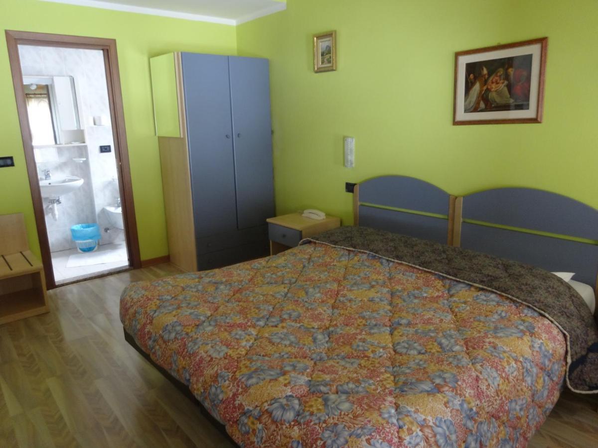 Hotel Genzianella Presenaio 外观 照片