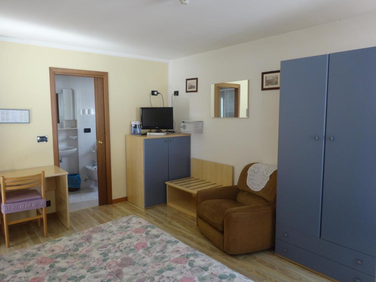 Hotel Genzianella Presenaio 外观 照片