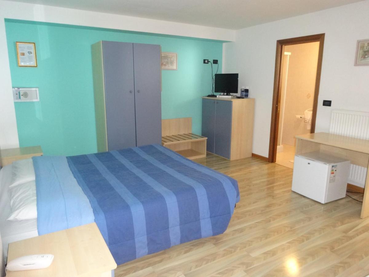 Hotel Genzianella Presenaio 外观 照片
