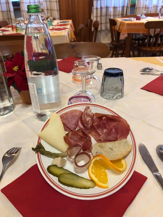 Hotel Genzianella Presenaio 外观 照片