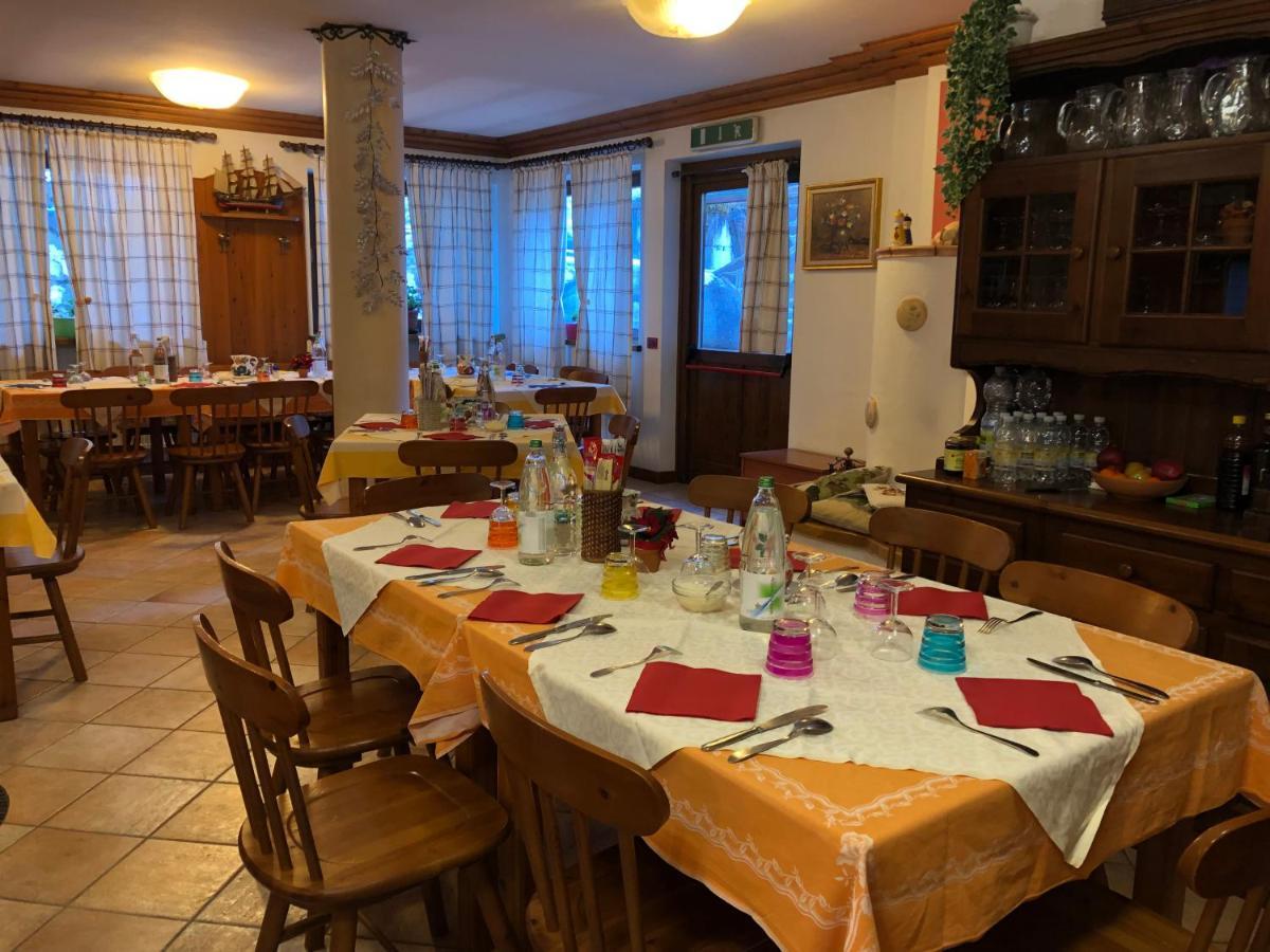 Hotel Genzianella Presenaio 外观 照片